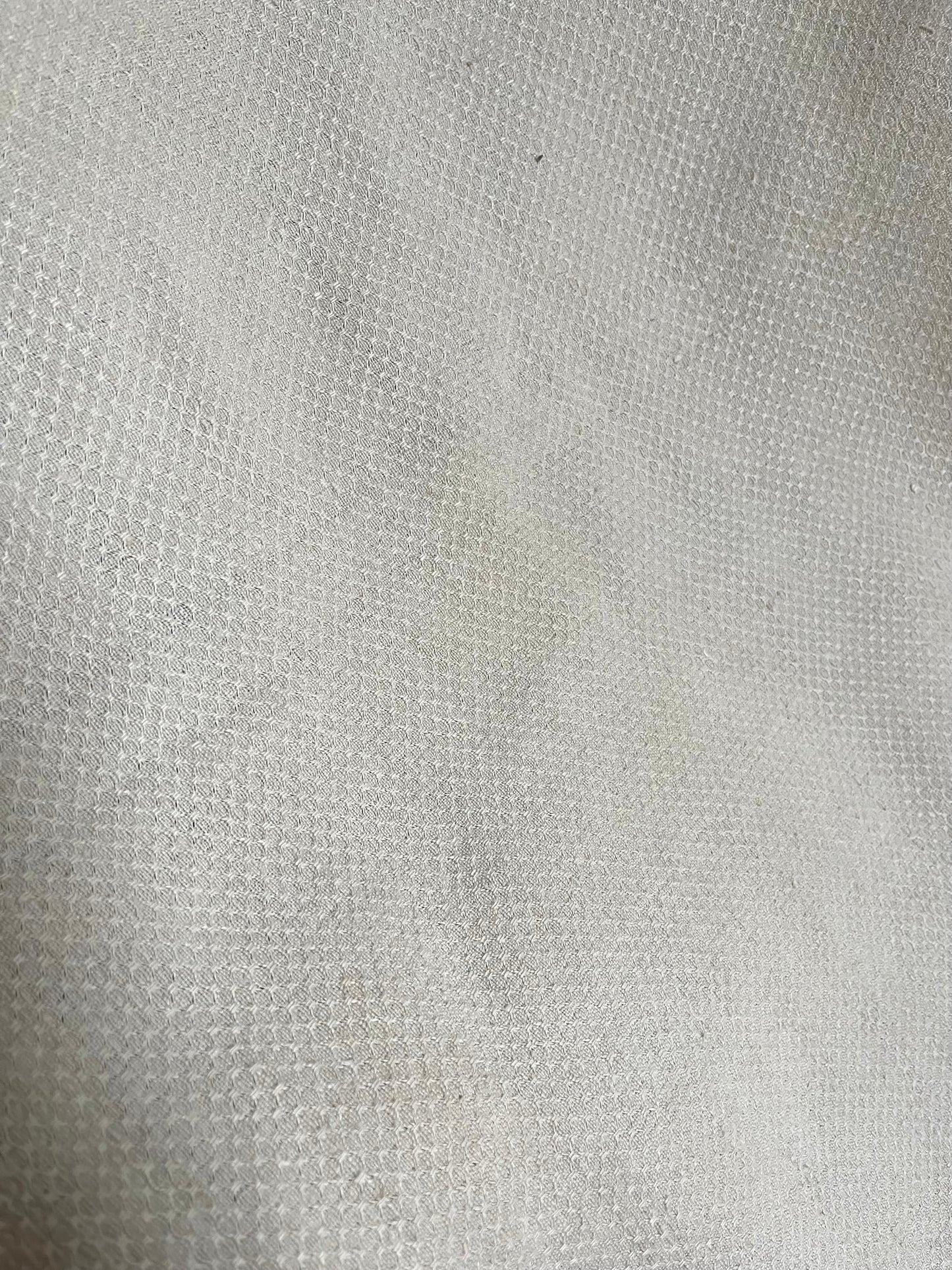 Bildschönes Bauernleinen-Tuch mit Struktur und Monogramm 153 x 153