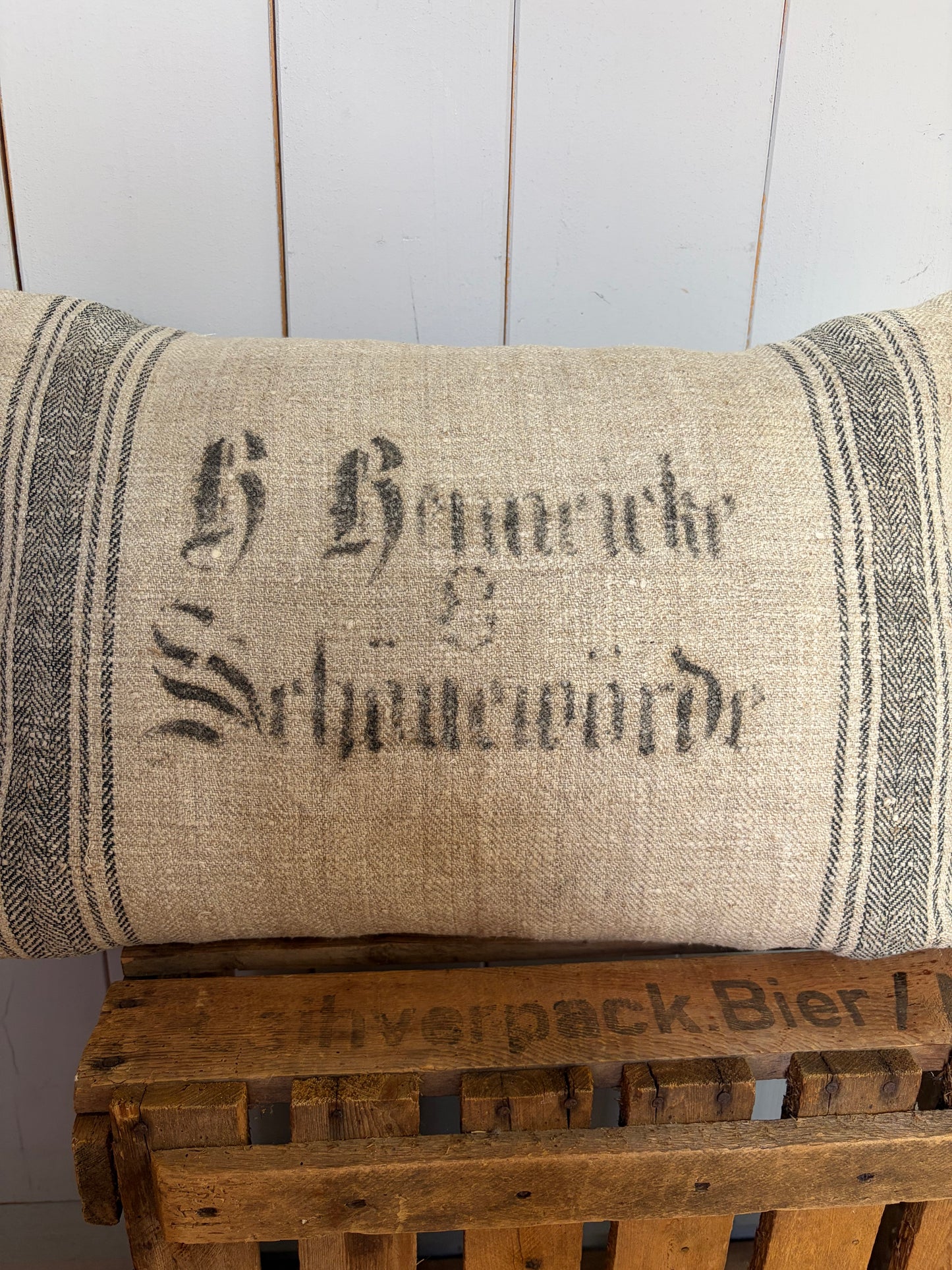 Very Vintage Kissenbezug aus altem Leinensack mit original Aufschrift 60 x 40