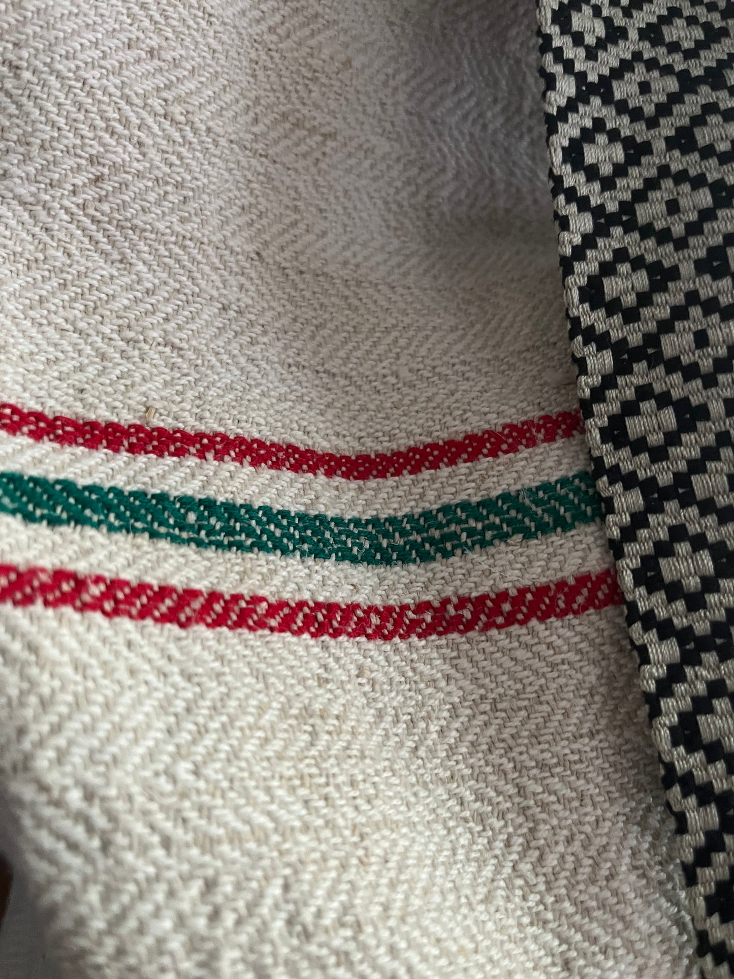 Rot/Grün gestreift: Große Tasche aus altem Leinen