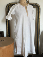 Laden Sie das Bild in den Galerie-Viewer, Vintage Hemd: Früher Leinenkleid, heute Tunika
