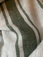 Carica l&#39;immagine nel visualizzatore di Gallery, Salbei Stripes - extra breites washed Leinen 1 x 1,5
