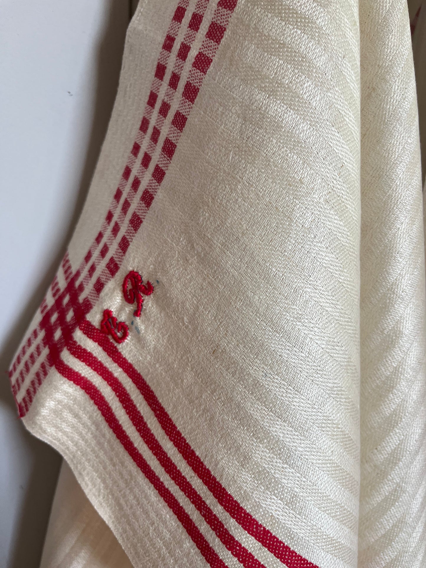 Großes schweres französisches Leinentuch Rot/Weiß mit Monogramm  neu