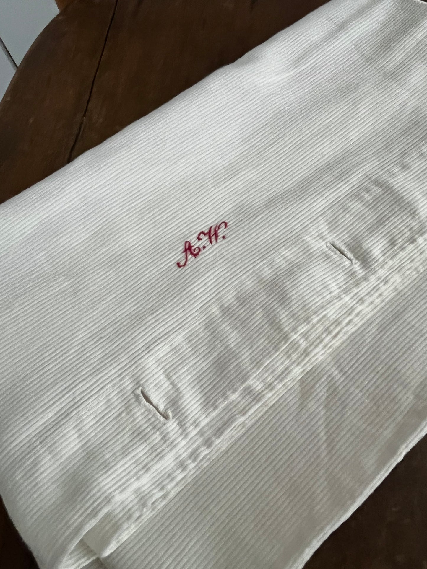 Großes Kissen Weiß mit Monogramm