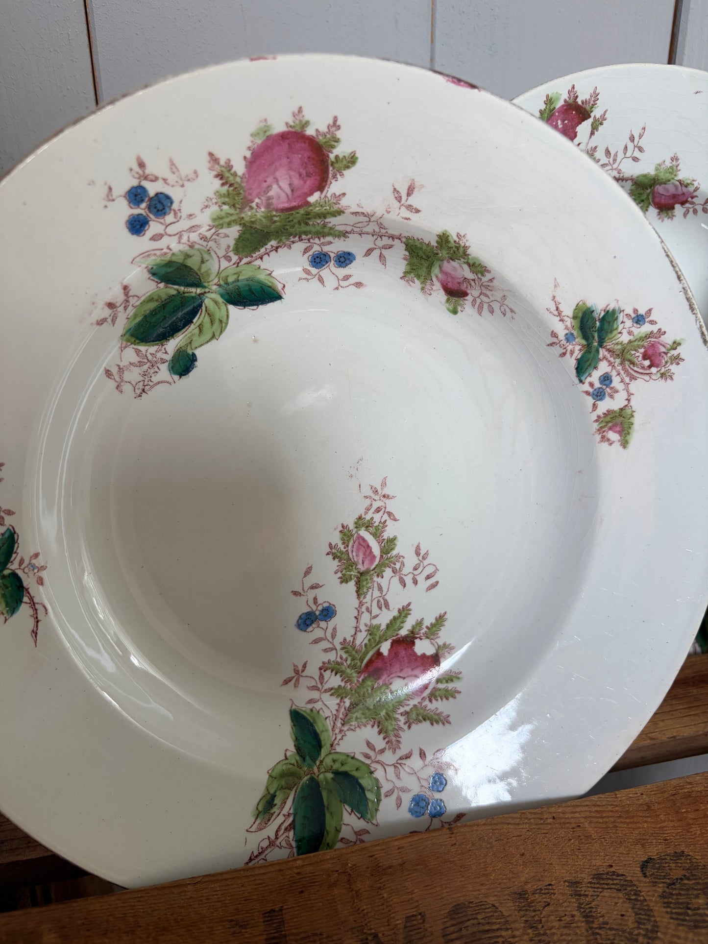 3 vintage belgische Teller mit Blumendekor