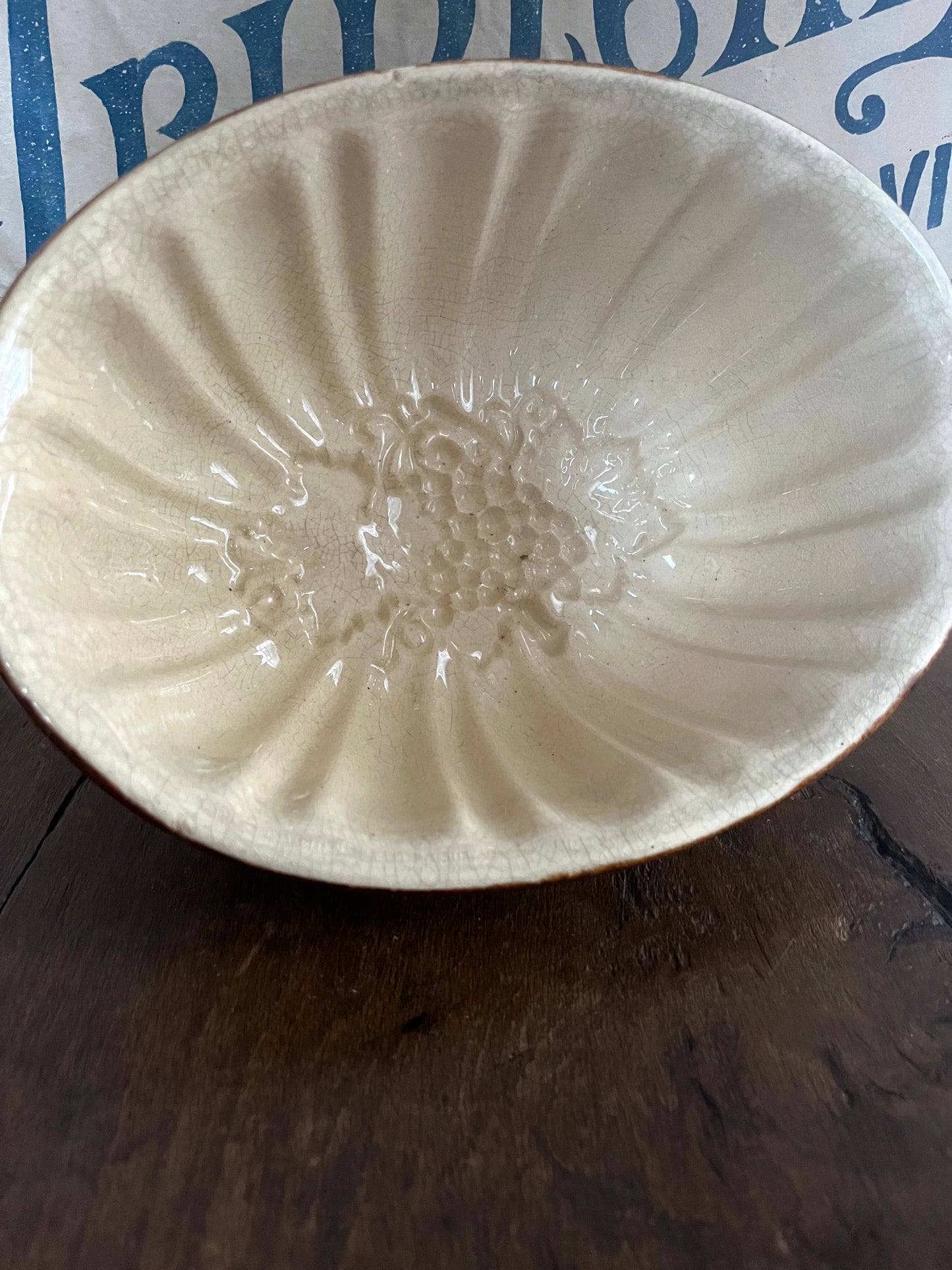 Französische Pasteten- oder Puddingform mit Patina