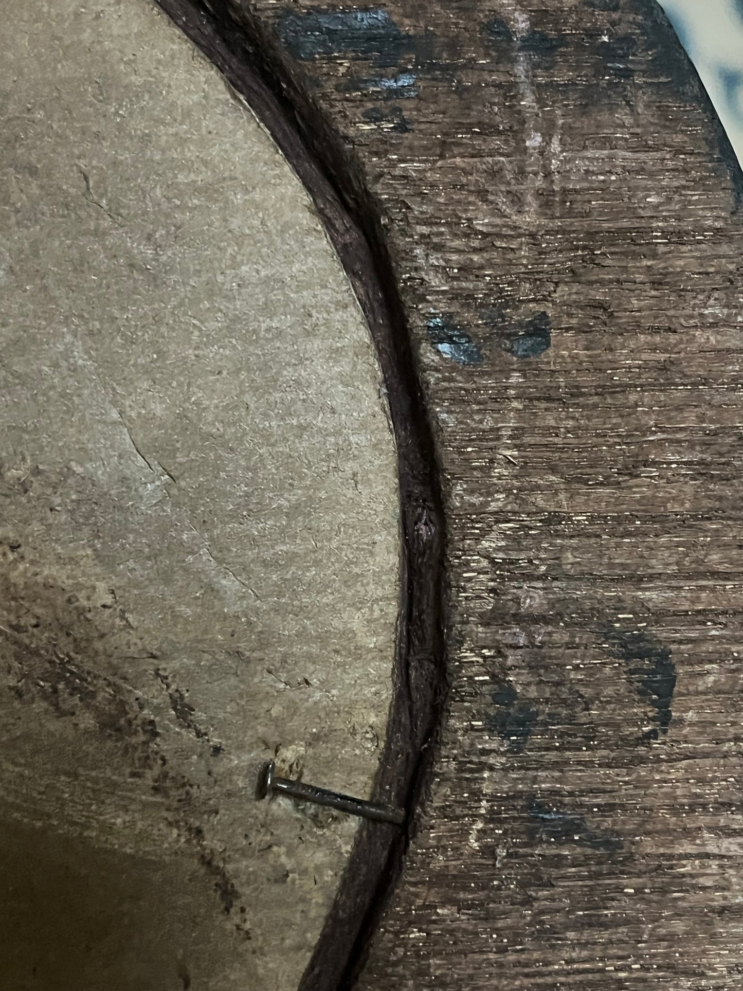 Sehr alter Holzrahmen oval mit Patina