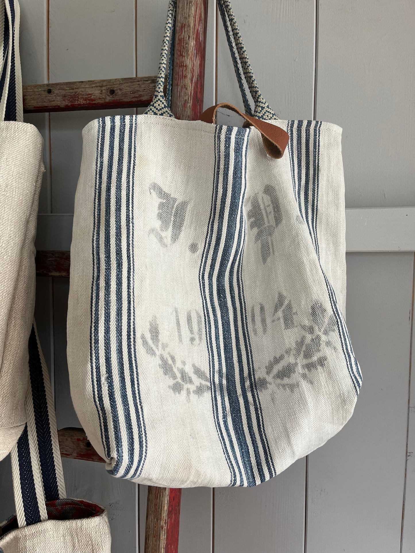 1904: Große Tasche Shopper mit Streifen aus Kornsack