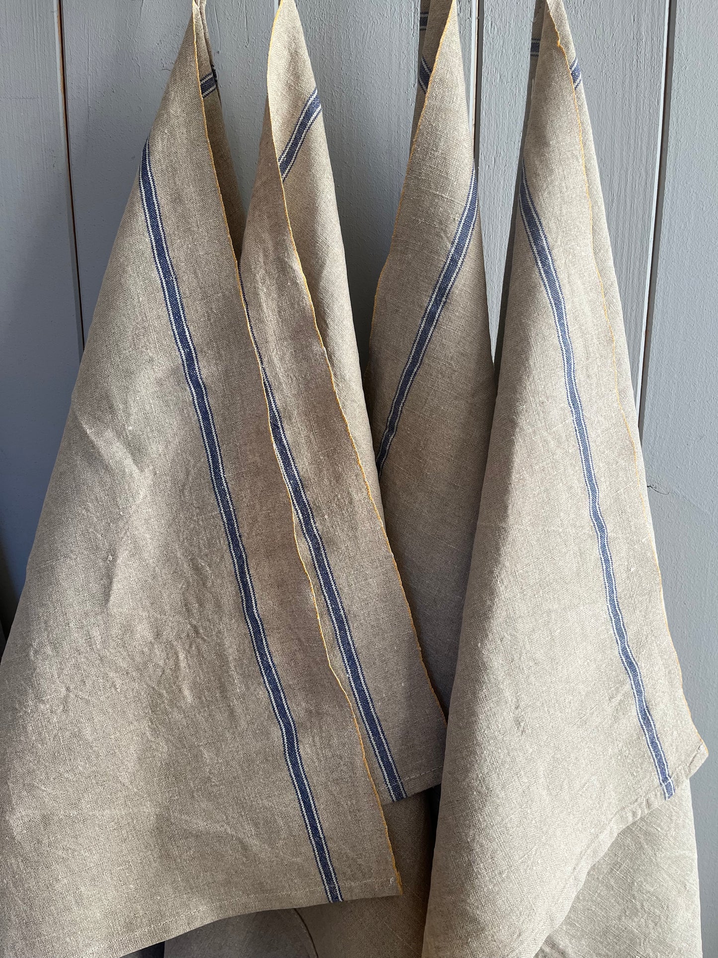XL Leinentuch mit blau/weißen Streifen