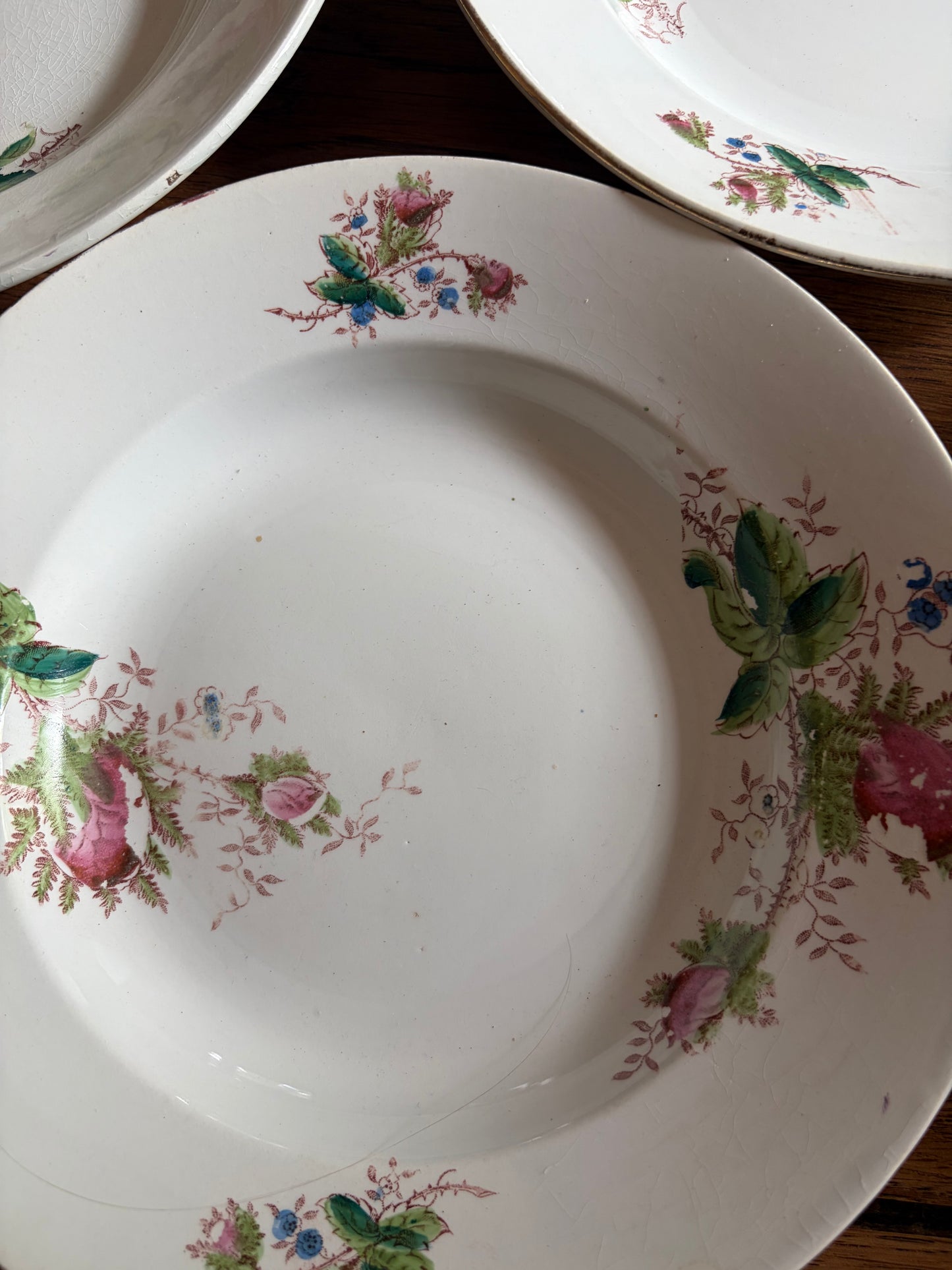 3 vintage belgische Teller mit Blumendekor