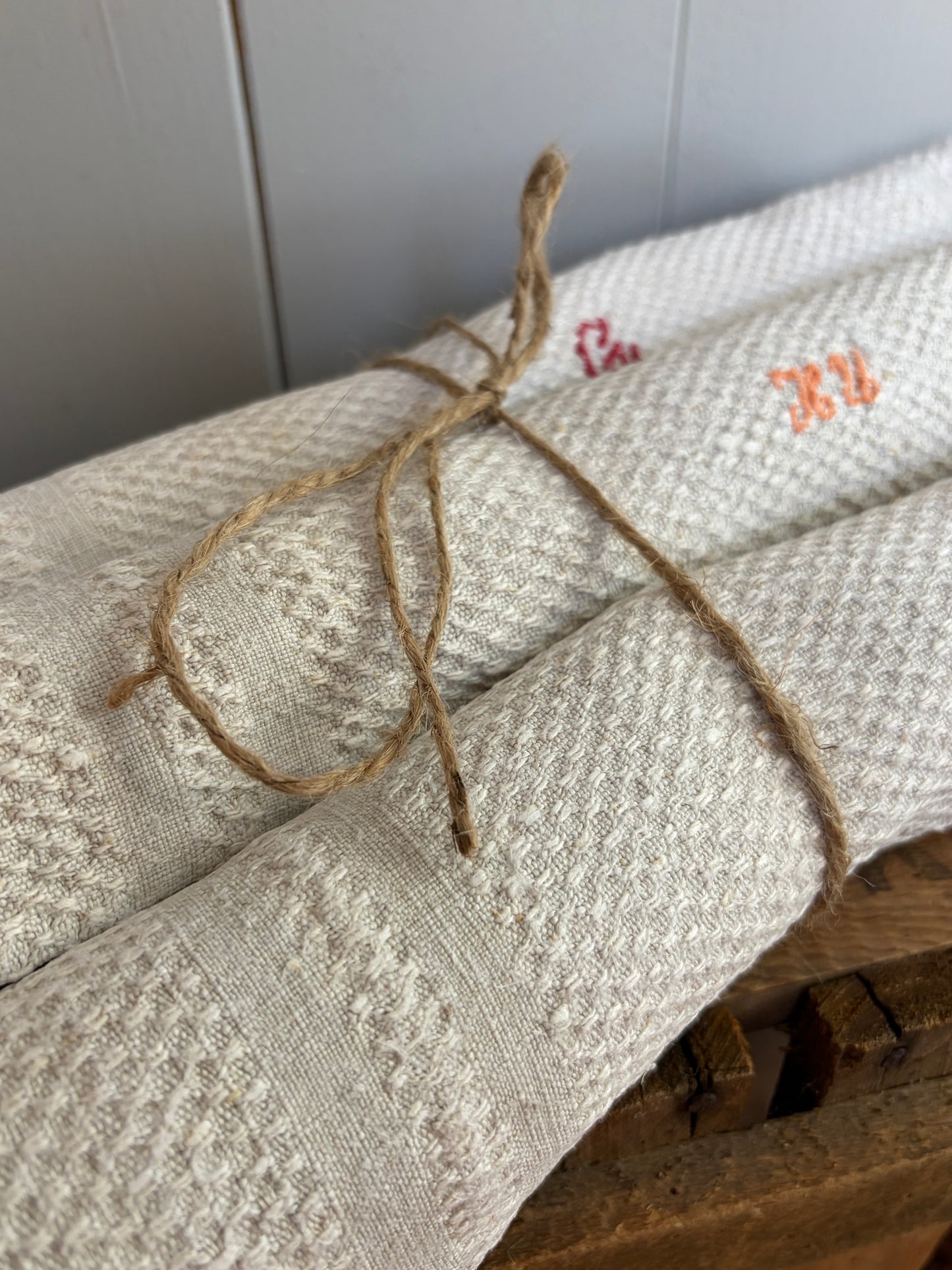 Set: 3 XL Leinentücher um 1930 mit Monogramm - die Klassiker