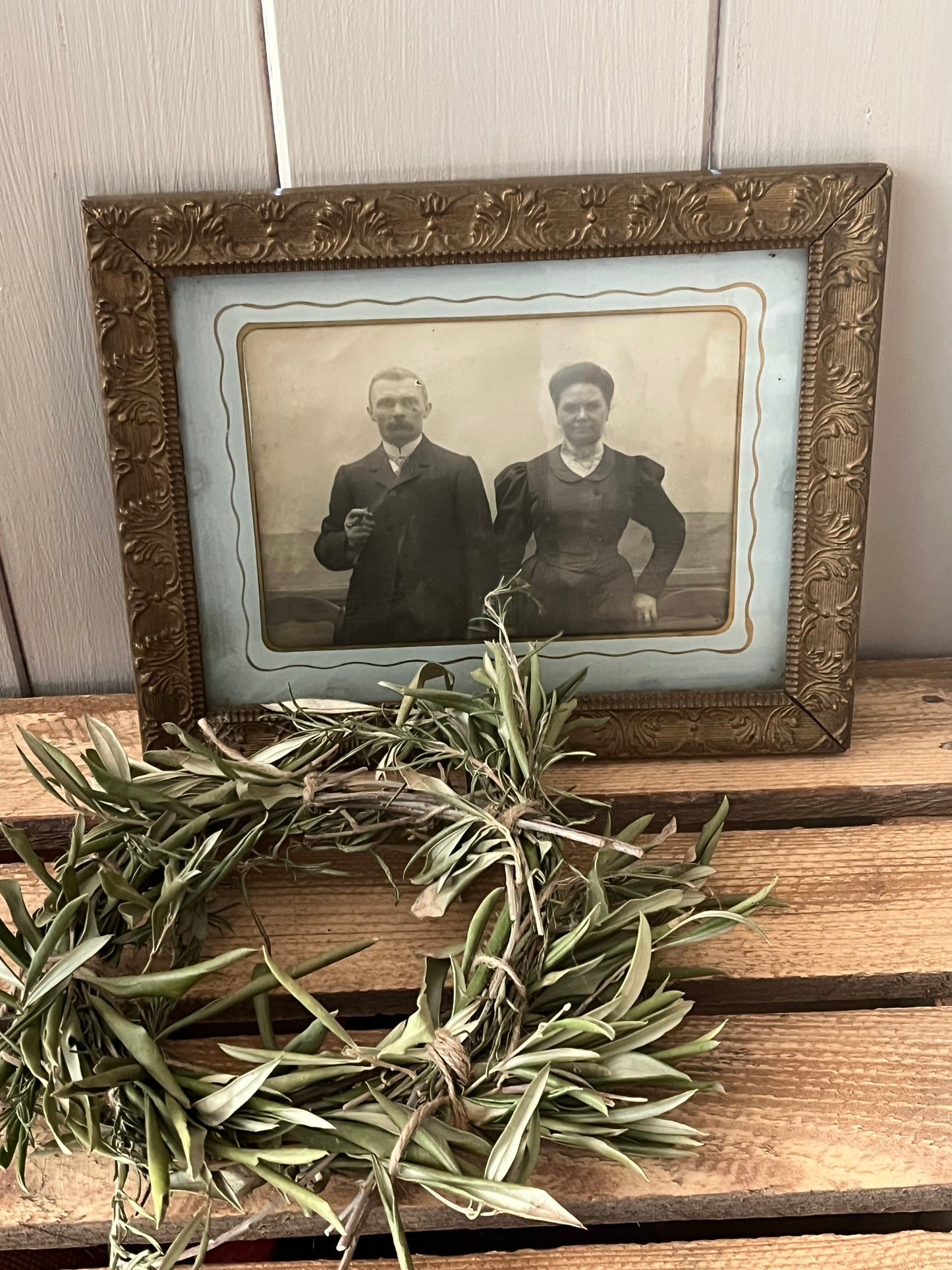 Alte Fotografie in original altem Stuckrahmen mit Glas aus Belgien