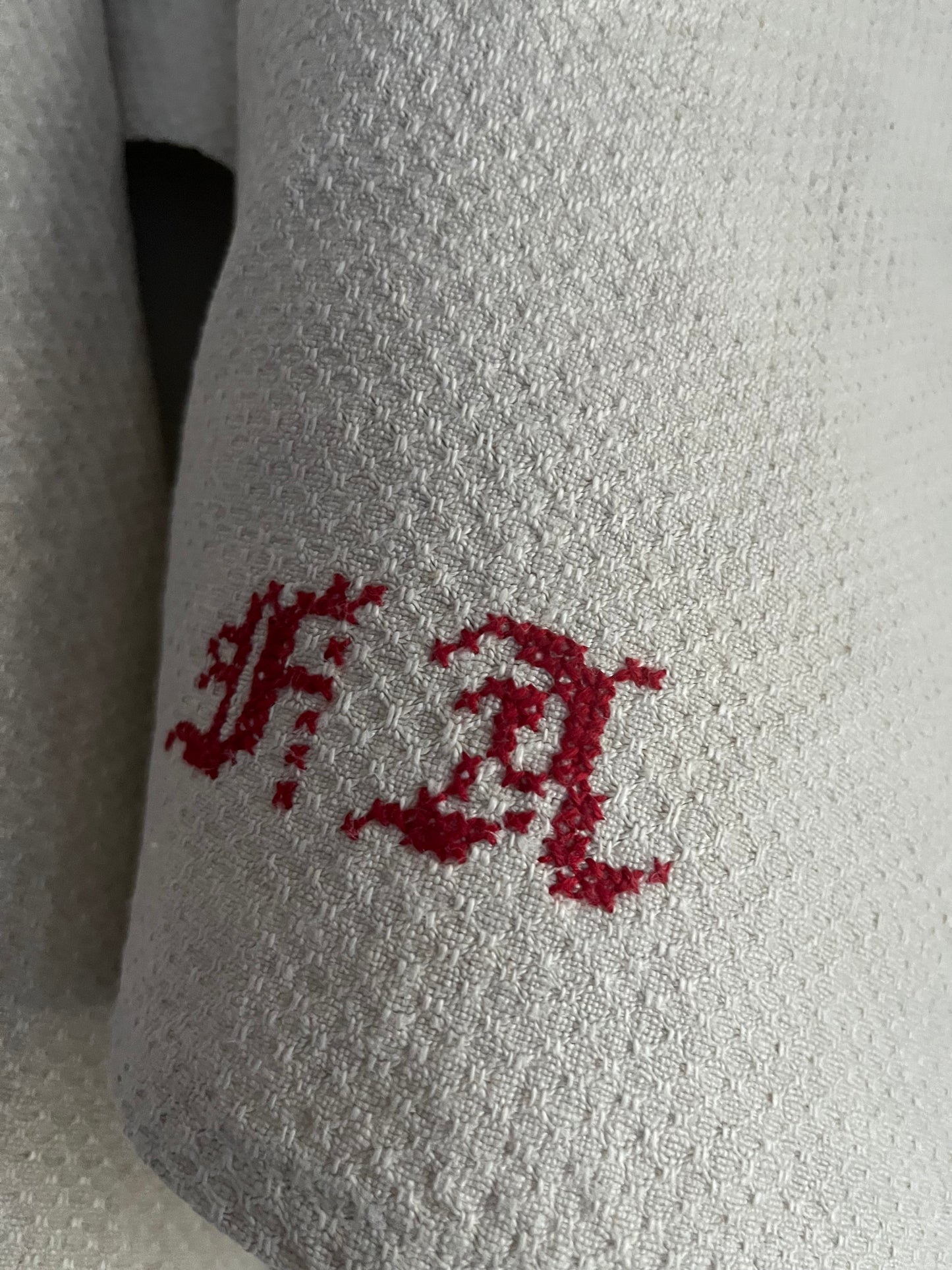 XXL Tuch: Großes Tuch aus Bauernleinen mit Struktur, und Monogramm