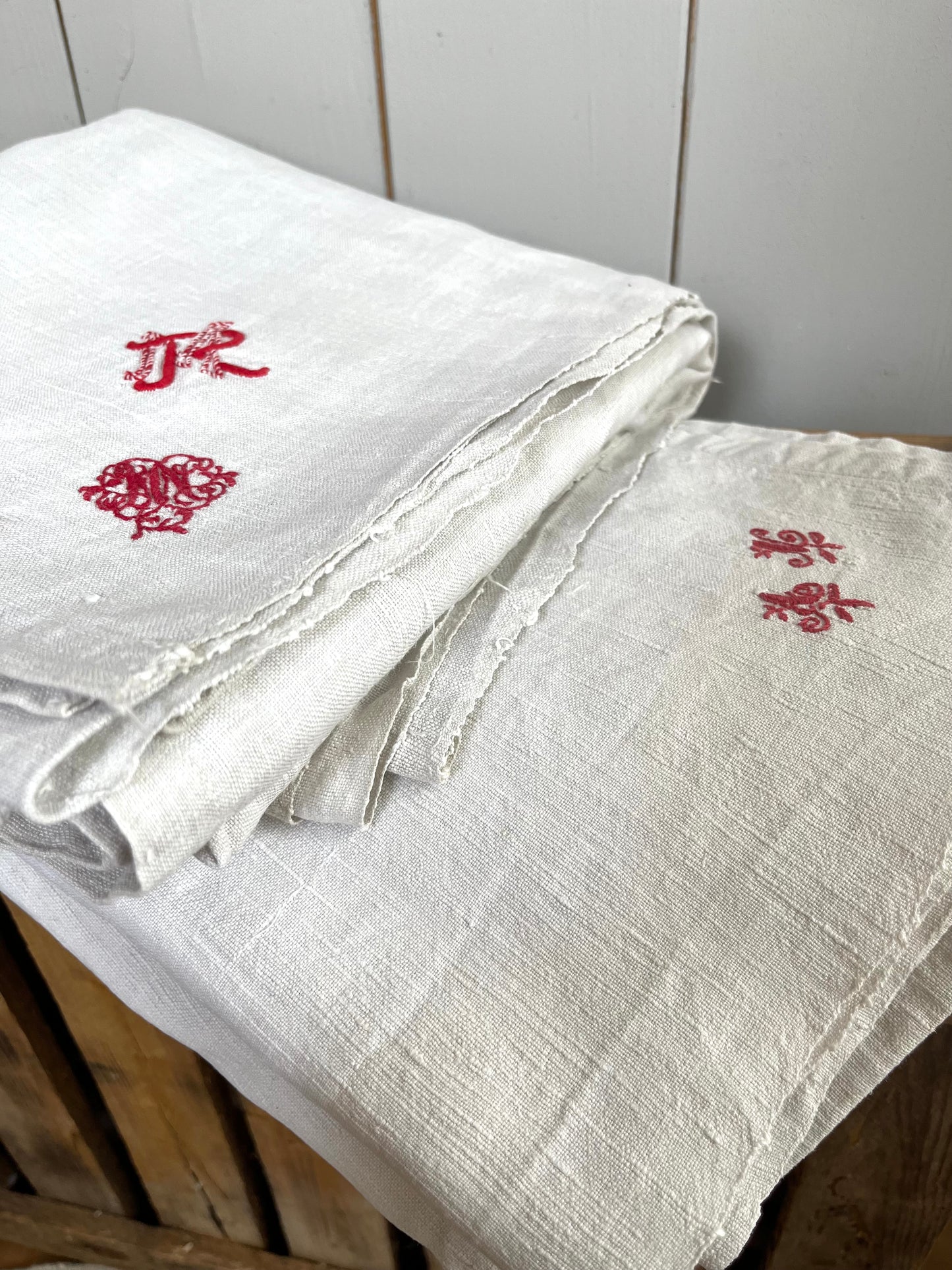 Schweres und bildschönes Leinentuch Laken mit Monogramm 210 x 165