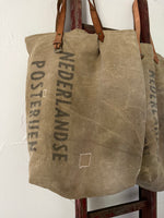 Load image into Gallery viewer, Dutch Postbag: Shopper aus einem alten niederländischen Postsack mit Aufschrift
