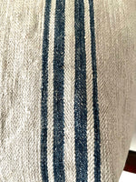 Charger l&#39;image dans la galerie, Big Blue striped Bag: Shopper aus sehr altem Leinensack mit Streifen
