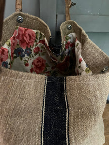 Big Bag: Shopper aus einem alten, herrlichem Leinensack mit blauen Streifen
