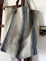 Charger l&#39;image dans la galerie, Big &amp; Striped: Shopper aus einem sehr alten Leinensack
