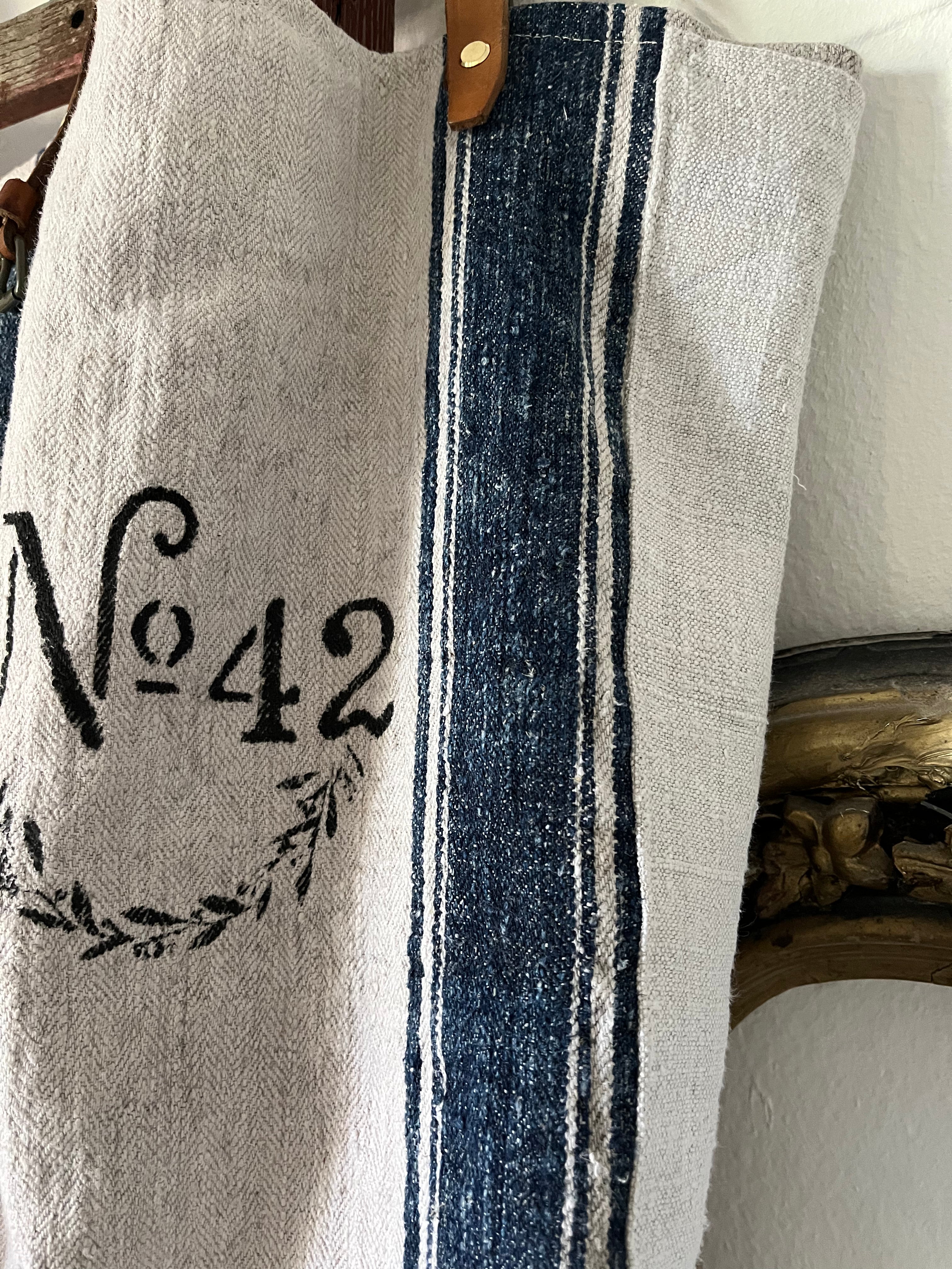 No. 42: Shopper aus einem alten Leinensack mit Aufschrift