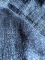 Charger l&#39;image dans la galerie, 3 Meter außergewöhnliches Leinen: doppelseitig - vorne helles, hinten dunkles Blau in Extrabreite
