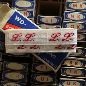 1 Schachtel mit 48 alten Monogrammen Wäschezeichen - Buchstabenreihe L