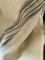 Charger l&#39;image dans la galerie, Ich bin eine…Decke, Überwurf, Plaid aus schwerem Leinen mit schwarzen Streifen
