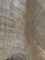 Charger l&#39;image dans la galerie, 8,8 Meter handgewebtes, uriges Leinen im Ballen über 100 Jahre alt
